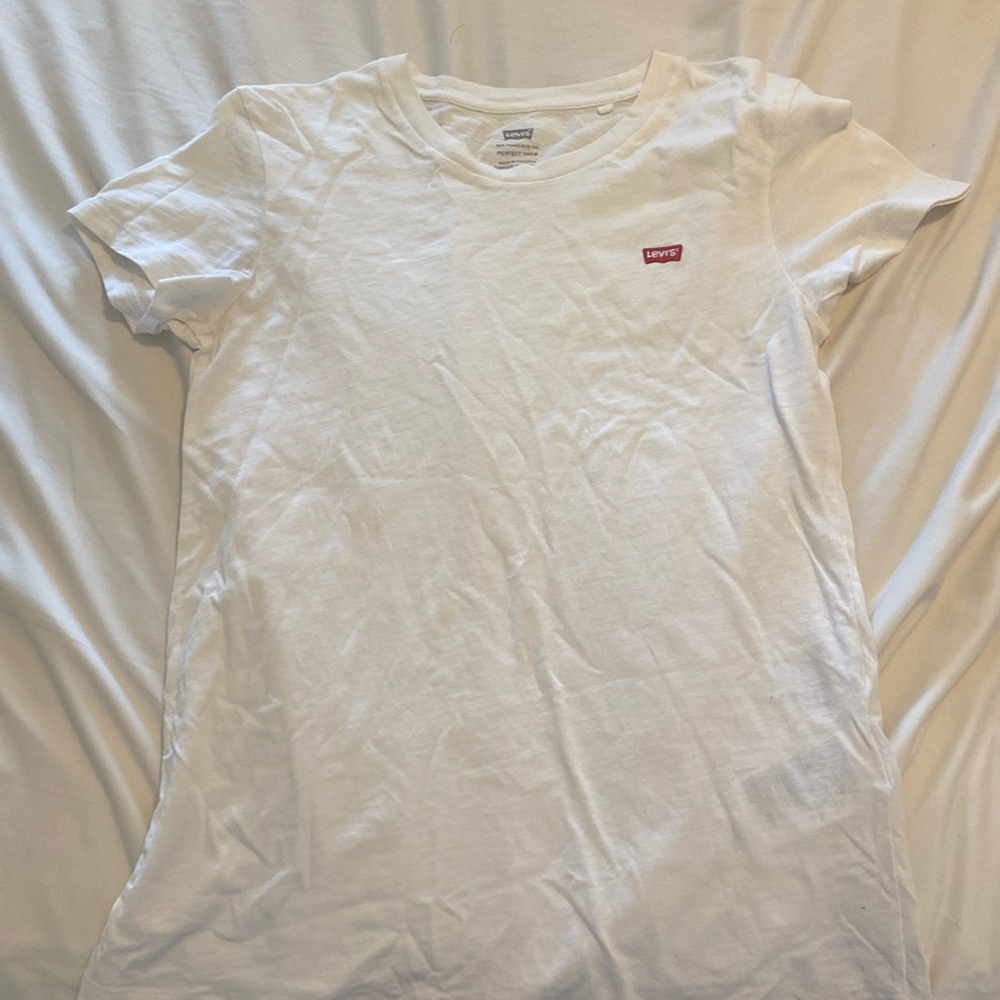 Levi’s perfect crew tee shirt